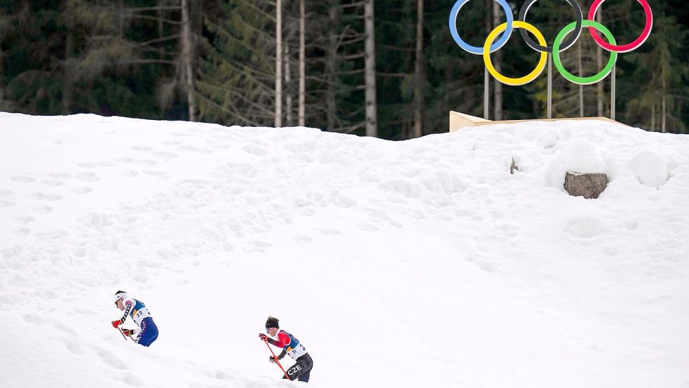 Die Zukunft der Kombination ist jetzt ungewiss. (Archivbild) Foto: Evgeniy Maloletka/AP/dpa