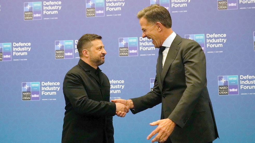 Der ukrainische Präsident Wolodymyr Selenskyj bietet der Nato Zusammenarbeit bei der Drohnenproduktion an. Foto: Hussein Malla