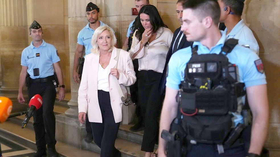 Zu erwarten ist, dass Le Pen das Gerichtsverfahren gegen sie im Wahlkampf stark zum Thema machen wird. (Archivbild) Foto: Aurelien Morissard
