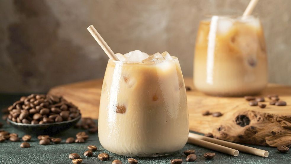 Wer an heißen Tagen nicht auf Kaffee verzichten möchte, sollte diese kalte Variante unbedingt ausprobieren. Symbolfoto: AdobeStock - Vasiliy