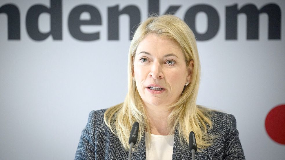 Weil sich die Inbetriebnahme der Strecke Nürnberg-Regensburg verzögert, will Bahnchefin Palla das Konzept der sogenannten Generalsanierungen auf den Prüfstand stellen. Foto: Bernd von Jutrczenka