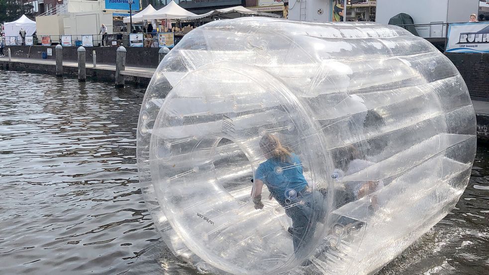 Immer wieder spektakulär: Wasserspiele wie der „Waterroll“-Wettbewerb. Foto: M. Sährig