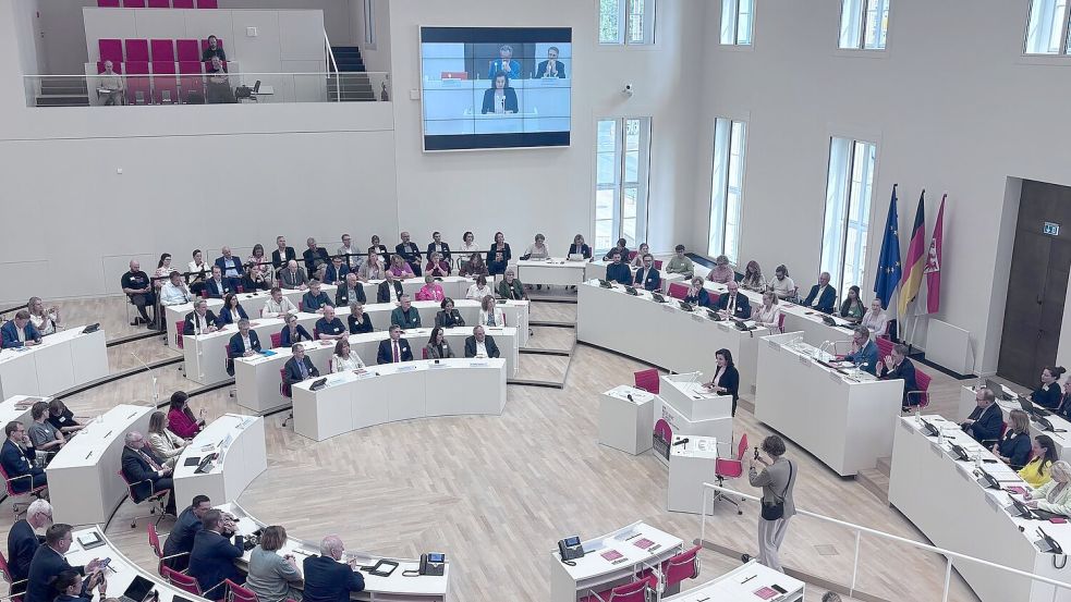 Bundesforschungsministerin Dorothee Bär (CSU) will die Freiheit der Wissenschaft vor Bedrohungen bewahren - das machte sie bei einer Veranstaltung in Potsdam deutlich. Foto: Marc-Oliver von Riegen