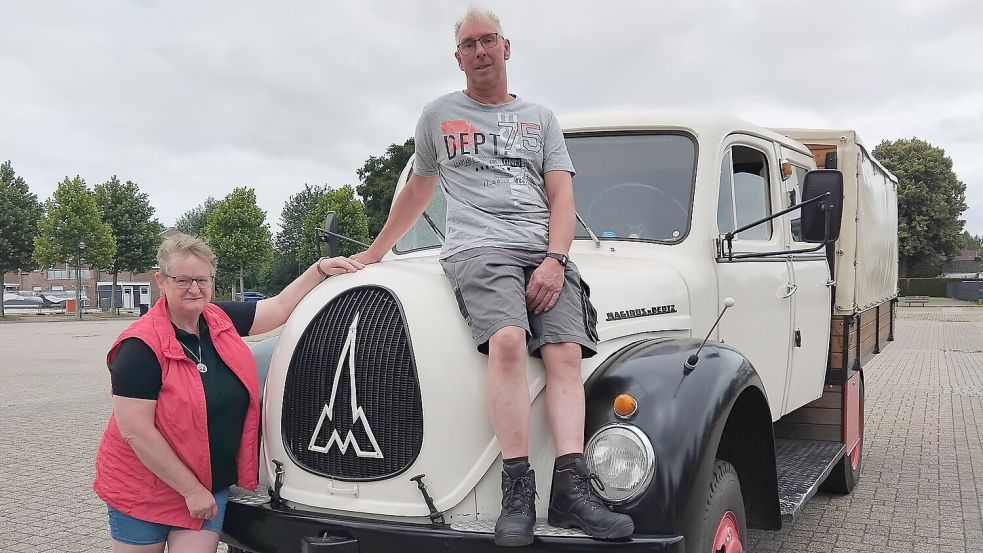 Das Herzstück der Fahrzeugsammlung von Familie Schulte aus Flachsmeer ist ein Magirus-Deutz aus den 1960er-Jahren. Fotos: Clarissa Scherzer