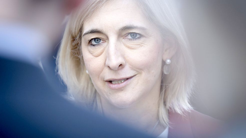 Gesundheitsministerin Nina Warken (CDU) will mit der Gesundheitsreform für stabile Beiträge sorgen. Doch gegen die geplanten Kürzungen regt sich massiver Protest. Foto: IMAGO/Bernd Elmenthaler