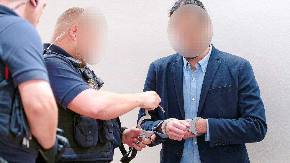 Der Angeklagte muss zehn Jahre in Haft Foto: Uwe Anspach
