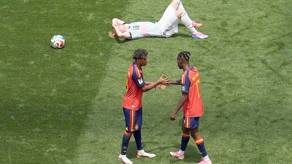 Lamine Yamal und Nico Williams könnten gegen Frankreich wieder die Flügelzange bilden. Foto: Marcio J. Sanchez