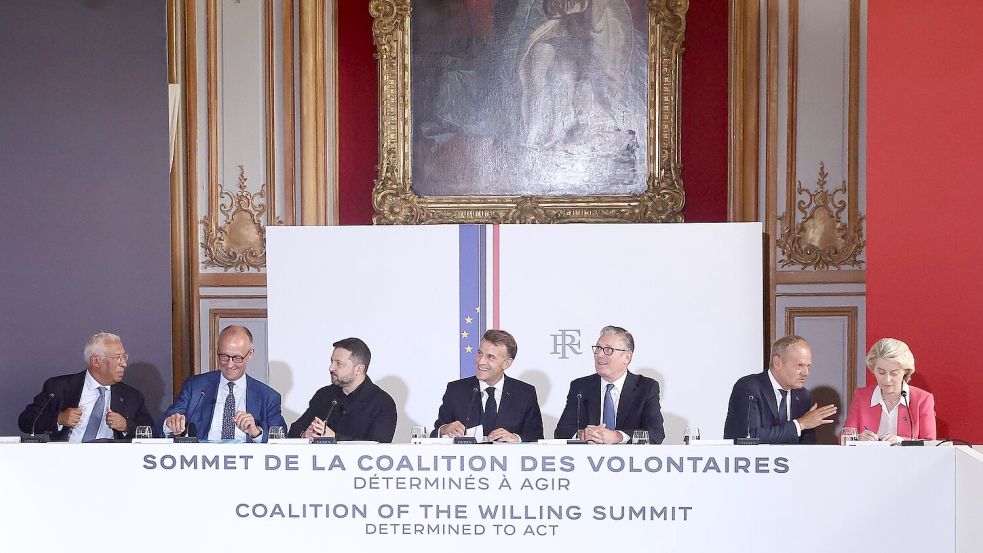 Starmer (3 v.r.) nahm in Paris an der Sitzung der sogenannten „Koalition der Willigen“ teil. Foto: Teresa Suarez