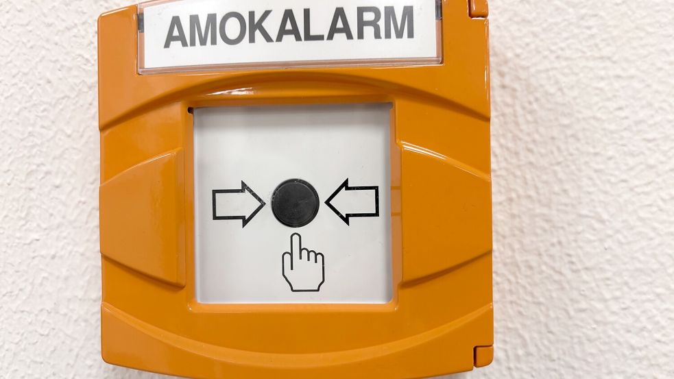 Ein Amokalarm im Neubau der KGS Großefehn. In der gesamte Schule gehört diese Ausstattung inzwischen dazu. Foto: Christin Wetzel