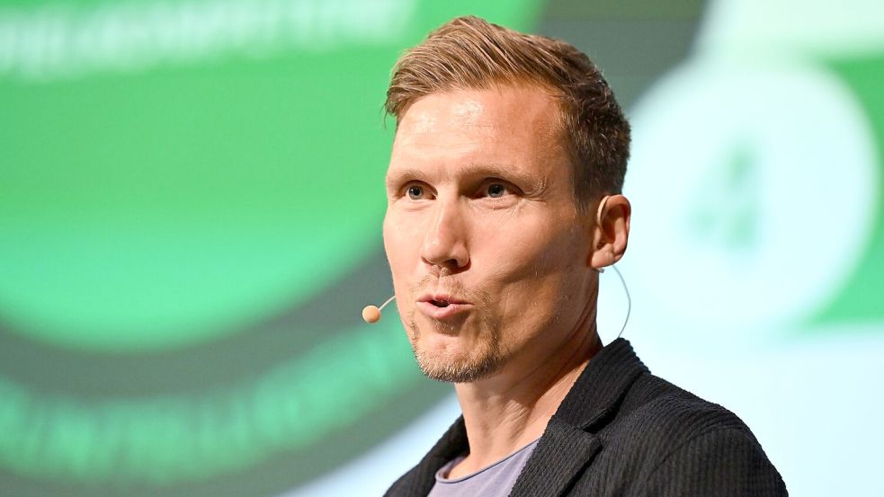 Zentrale Figur für die Talente-Entwicklung: DFB-Direktor Wolf. (Archivbild) Foto: Carmen Jaspersen