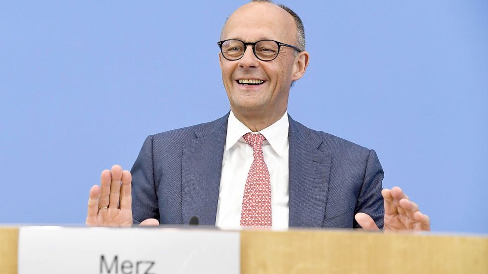 Große Versprechen und Ankündigungen wird man von Friedrich Merz wohl nicht mehr so oft hören. Das zeigt: Der Bundeskanzler ist wirklich ein „lernendes System“. Foto: IMAGO / BREUEL-BILD