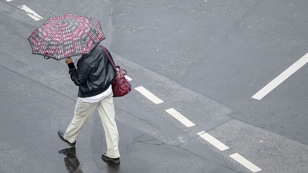 Der Sommer macht Pause. Symbolbild: Boris Roessler/dpa
