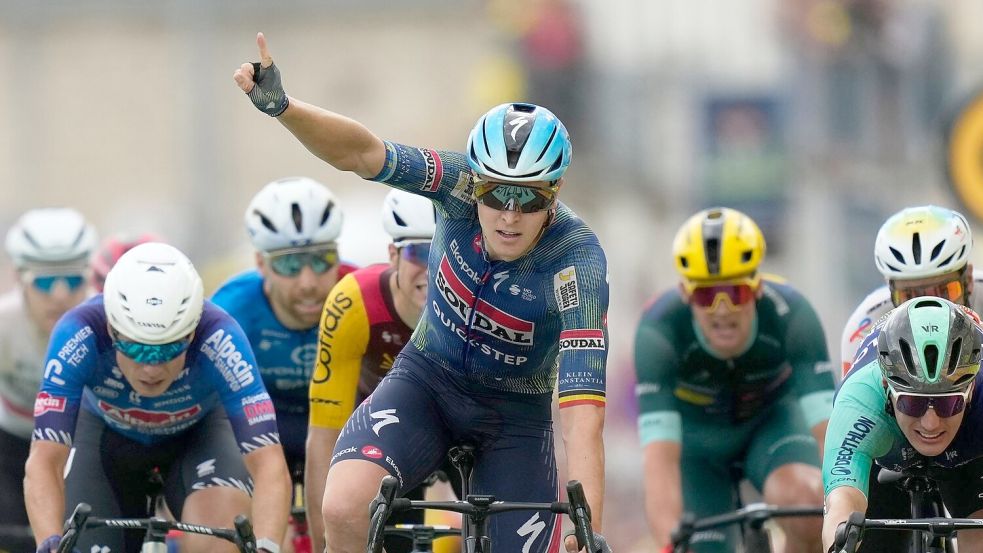 Tim Merlier holt seinen dritten Etappensieg bei der Tour 2026. Foto: Mosa’ab Elshamy