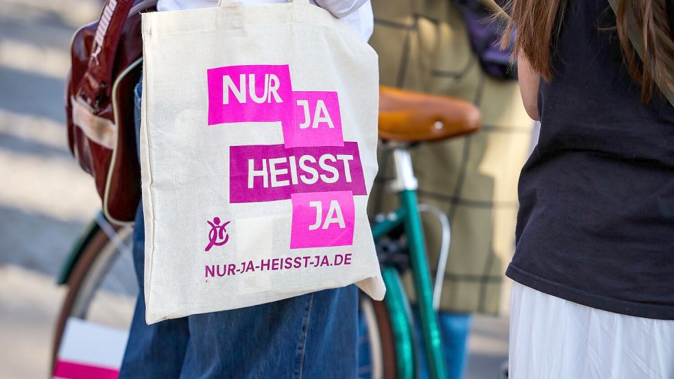 Die Debatte um eine mögliche Verschärfung des Sexualstrafrechts wird teils sehr emotional geführt. (Symbolbild) Foto: Christoph Reichwein