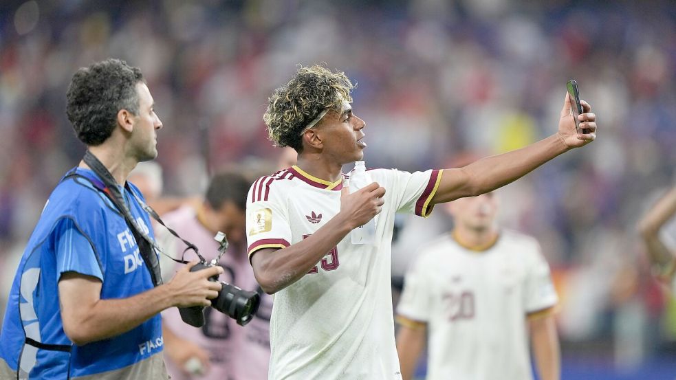 Bei seiner ersten WM direkt im Finale: Lamine Yamal. (Archivbild) Foto: Huang Zongzhi/XinHua/dpa