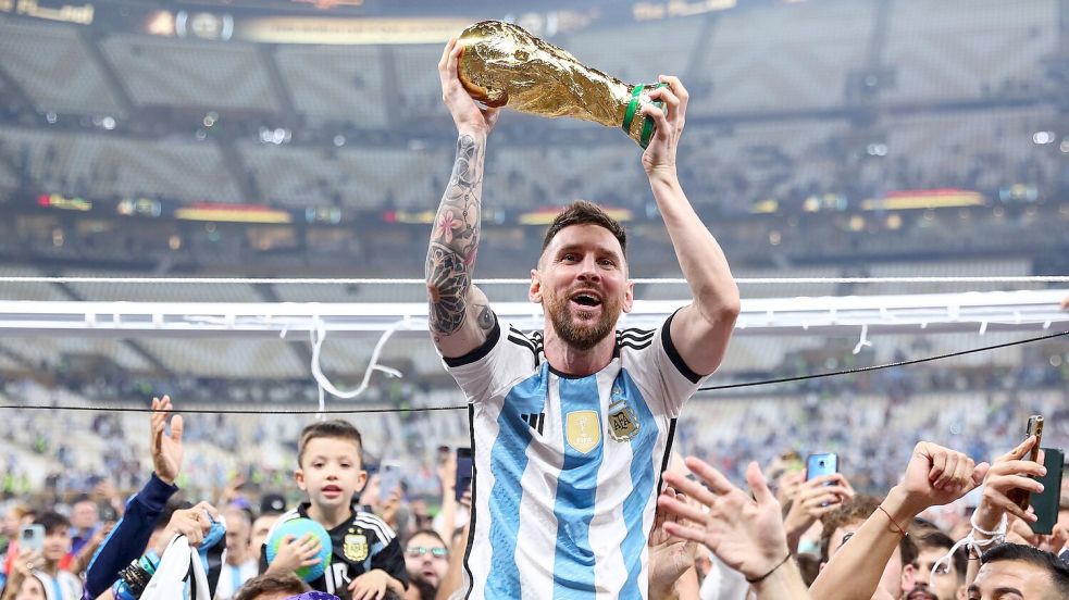 Am Ziel: Lionel Messi beim argentinischen WM-Triumph 2022. (Archivbild) Foto: Tom Weller