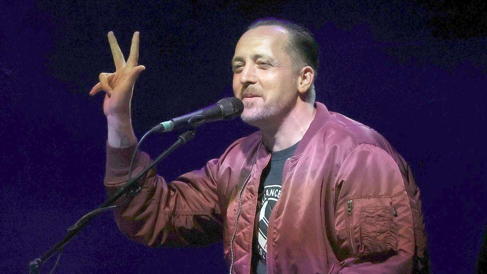 Rapper Danger Dan hat mit „Keine Angst“ ein „antifaschistisches Manifest“ vorgelegt – und ziemlich unverhohlen linksextremistische Gewalt begrüßt. Foto: dpa/Bernd Wüstneck