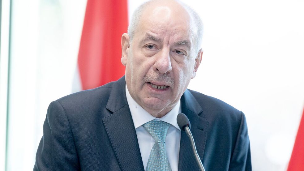 Ungarns Staatspräsident Tamas Sulyok macht den Weg frei für Verfassungsänderungen, die seine Absetzung beinhalten Foto: Sebastian Kahnert