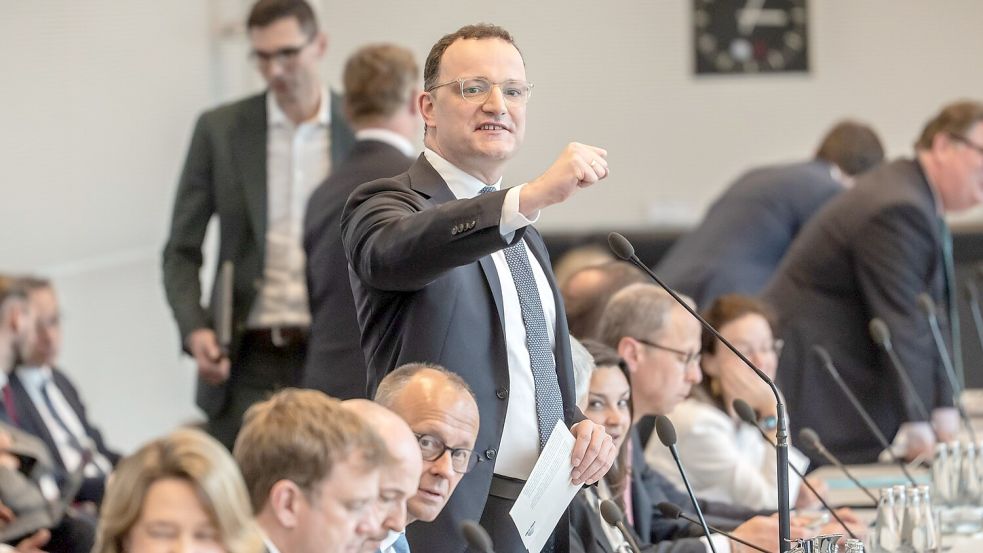 Neben dem Kanzler und dem Bundesinnenminister war Spahn der mächtigste Mann in der Union. (Archivbild) Foto: Michael Kappeler/dpa