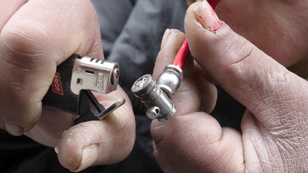Illegale Drogen wie Crack und Kokain werden auch im Landkreis Aurich häufiger konsumiert. Foto: Boris Roessler/DPA