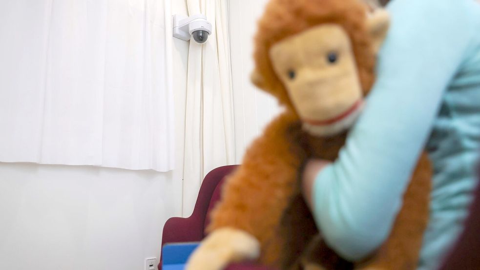 Die Polizei registriert steigende Fallzahlen bei sexueller Gewalt gegen Kinder und sieht ein großes Dunkelfeld. (Symbolbild) Foto: Jan Woitas