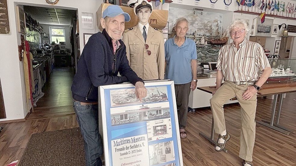 Ernst Richter (von links) hat die Freunde der Seefahrt begründet, Johann Aberts und Helmut Kindermann begleiteten ihn von Anfang an. Foto: Melanie Hanz
