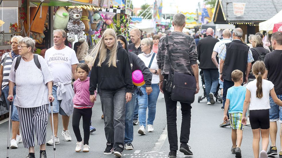 Emden erwartet rund 100.000 Besucher zum Delft- und Hafenfest. Foto: Jens Doden/Archiv