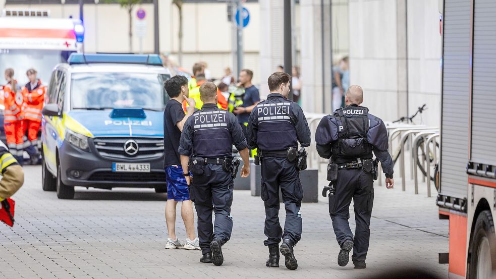 Im Bereich des Einkaufszentrums Milaneo in Stuttgart ist mindestens eine Person verletzt worden. Foto: dpa/Christoph Schmidt