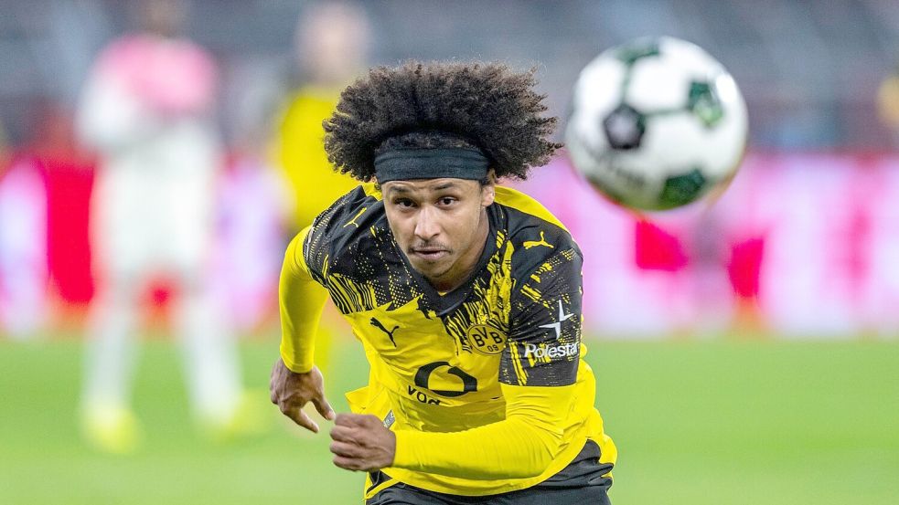 Karim Adeyemi wechselt zum spanischen Meister FC Barcelona. (Archivbild) Foto: David Inderlied