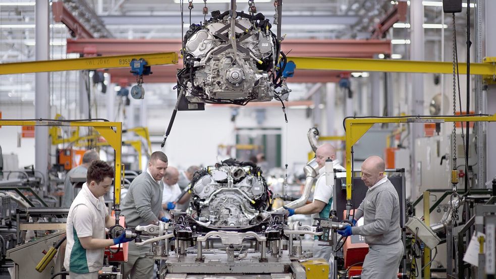 Die Automobilbranche als Teil der Industrie gehörte zuletzt zu jenen Wirtschaftszweigen, in denen ein besonderer Druck auf Unternehmen und Arbeitsplätzen herrschte. Foto: Imago/stock&people
