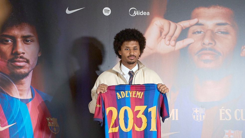 Karim Adeyemi wird beim FC Barcelona vorgestellt. Foto: Gerard Franco