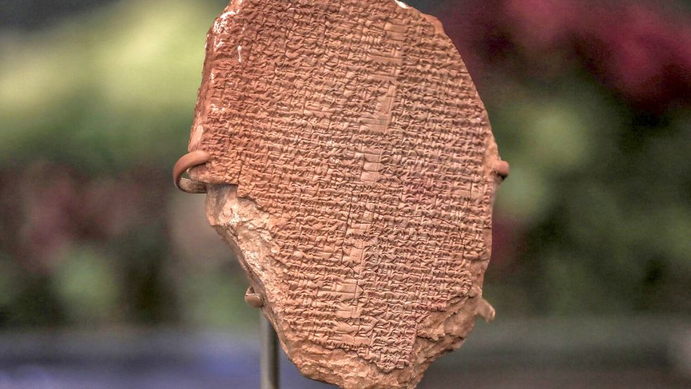 Eine 3.500 Jahre alte Tontafel mit Teilen aus dem Gilgamesch-Epos. Foto: Ameer Al Mohammedaw