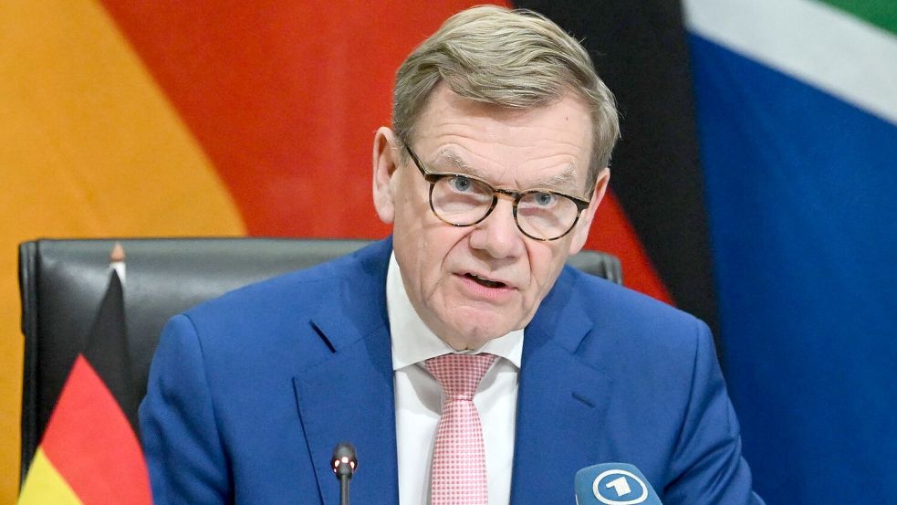 Wadephul zieht in einer ZDF-Sendung einen ungewöhnlichen Vergleich, als um das Völkerrecht ging. Foto: Soeren Stache/dpa