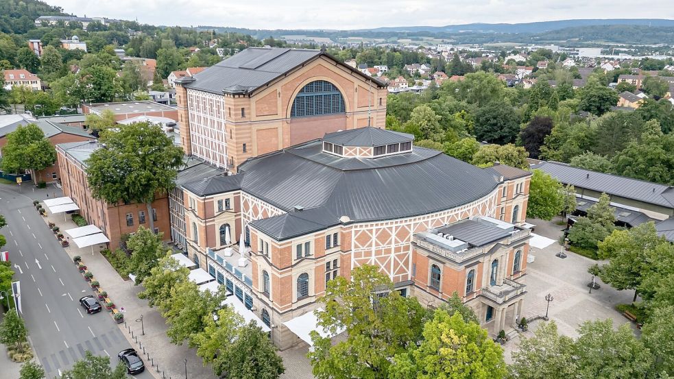 Das Festspielhaus war vor 150 Jahren Schauplatz der ersten Richard-Wagner-Festspiele. (Archivbild) Foto: Daniel Karmann