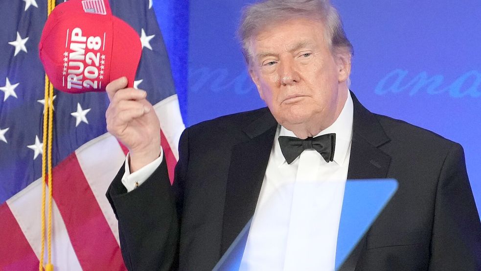 Trump lobte und tadelte die Medien. Foto: Mark Schiefelbein
