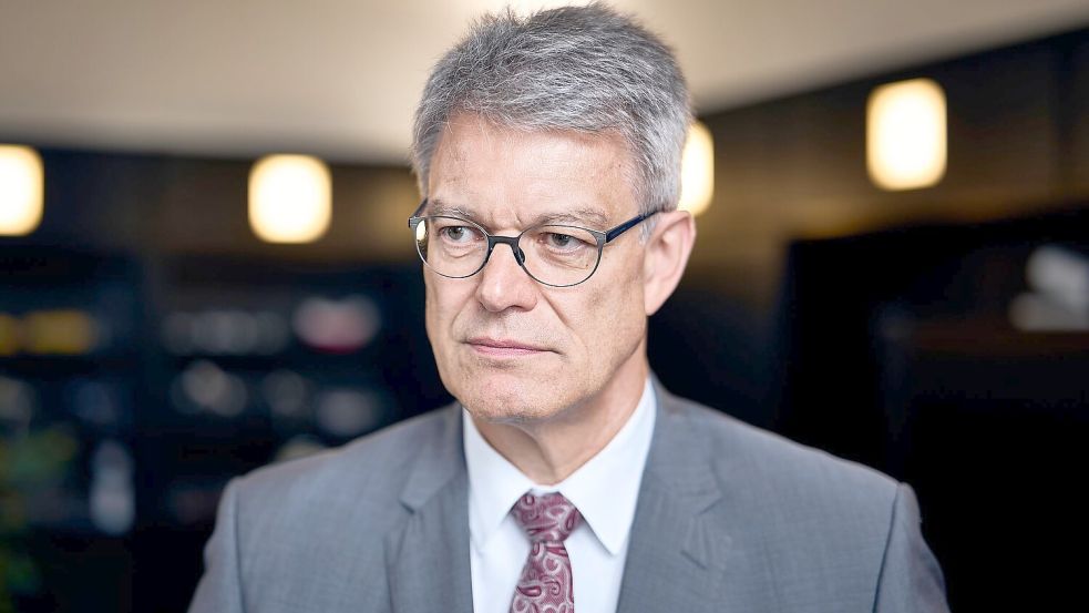 In der Union gibt es Ärger wegen des Umgangs von Kanzler Merz mit Verkehrsminister Patrick Schnieder. (Archivbild) Foto: Michael Ukas