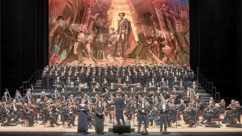 Ihren 150. Geburtstag feiern die Bayreuther Festspiele mit gewichtigen Reden – und mit Ludwig van Beethovens neunter Sinfonie mit der „Ode an die Freude“. Das Bayreuther Festspielorchester und der Festspielchor unter der Leitung von Christian Thielemann auf der Bühne des Festspielhauses. Foto: Enrico Nawrath