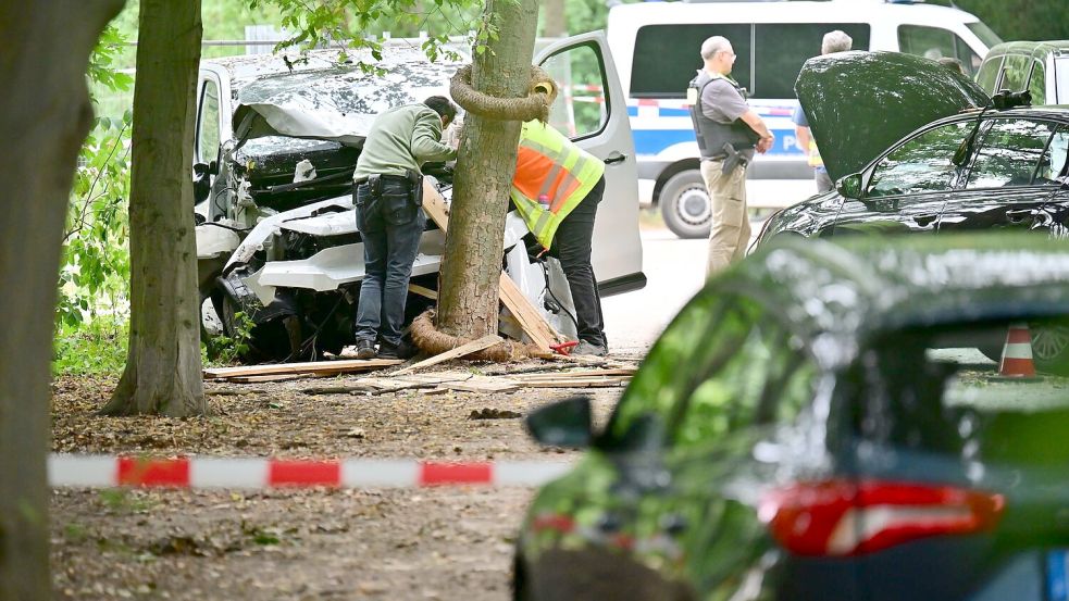 Das Tatfahrzeug war ein weißer Van. Foto: Sebastian Gollnow/dpa