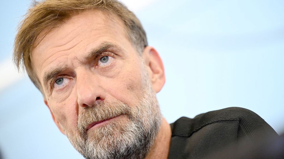 Bundestrainer Jürgen Klopp hat sich für die Absage seines geplanten Auftritts beim Internationalen Trainerkongress entschuldigt. Foto: Florian Wiegand/dpa