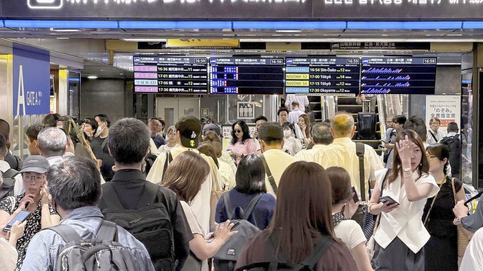 Es gingen bei der Feuerwehr unentwegt Notrufe ein, berichtete NHK. Foto: kyodo/dpa