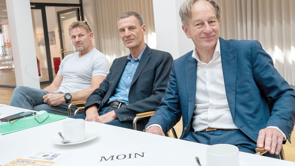 Torsten Bruns (von links) sitzt derzeit mit Michael Runden und Andreas Meinders (es fehlt Claus Garrels) für Moin im Kreistag. Bei der Kommunalwahl tritt er jedoch nicht für Moin, sondern für die Moormerländer Wählergemeinschaft an. Foto: Klaus Ortgies