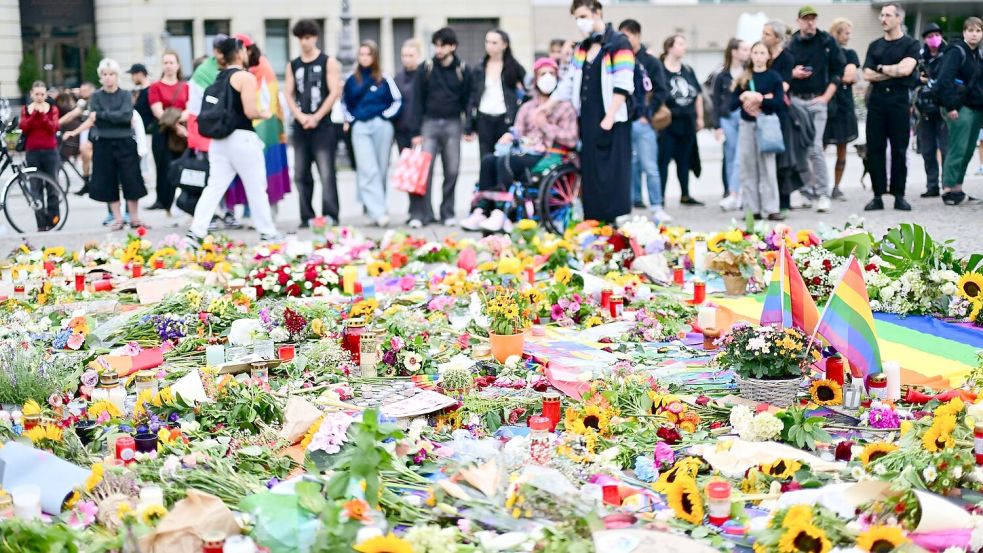 Beim Terroranschlag am Berliner CSD wurden eine Frau getötet und zahlreiche Menschen verletzt. Foto: Sebastian Gollnow/dpa