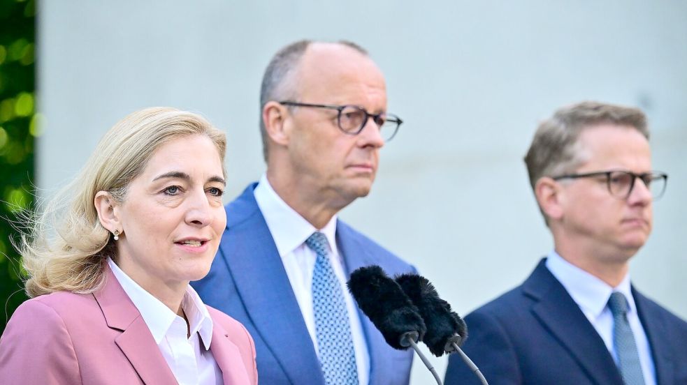 Am vergangenen Freitag hatte Merz die Personalien Warken und Linnemann offiziell präsentiert. (Archivbild) Foto: Sebastian Gollnow