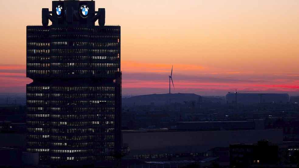 BMW will seine weltweite Belegschaft um gut 5 Prozent verkleinern, Deutschland dürfte besonders betroffen sein. (Archivbild) Foto: Sven Hoppe