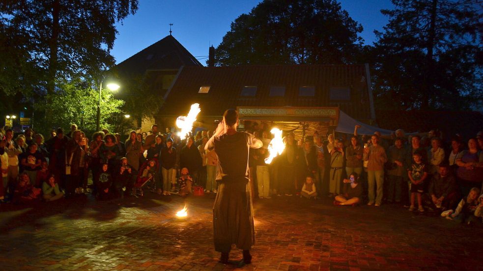 Bei dem Mittelaltermarkt gibt es auch eine Feuershow. Foto: Hannah Lehmann/Archiv