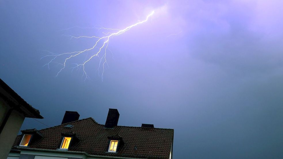 Blitze haben vergangenes Jahr hohe Schäden angerichtet. (Archivbild) Foto: picture alliance/dpa