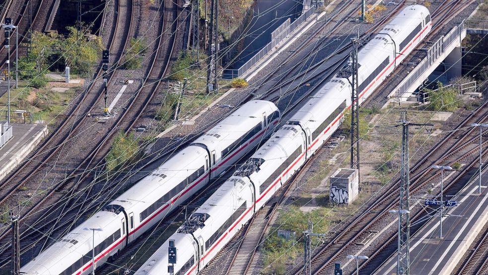 Die Deutsche Bahn freut sich erstmals seit Jahren wieder über schwarze Zahlen. (Archivbild) Foto: Rolf Vennenbernd