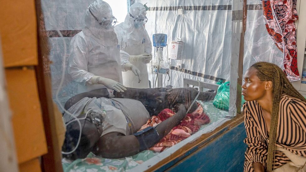 Zwei Drittel der Toten sind Menschen, die nie in einer spezialisierten Ebola-Einrichtung behandelt wurden. Foto: Moses Sawasawa