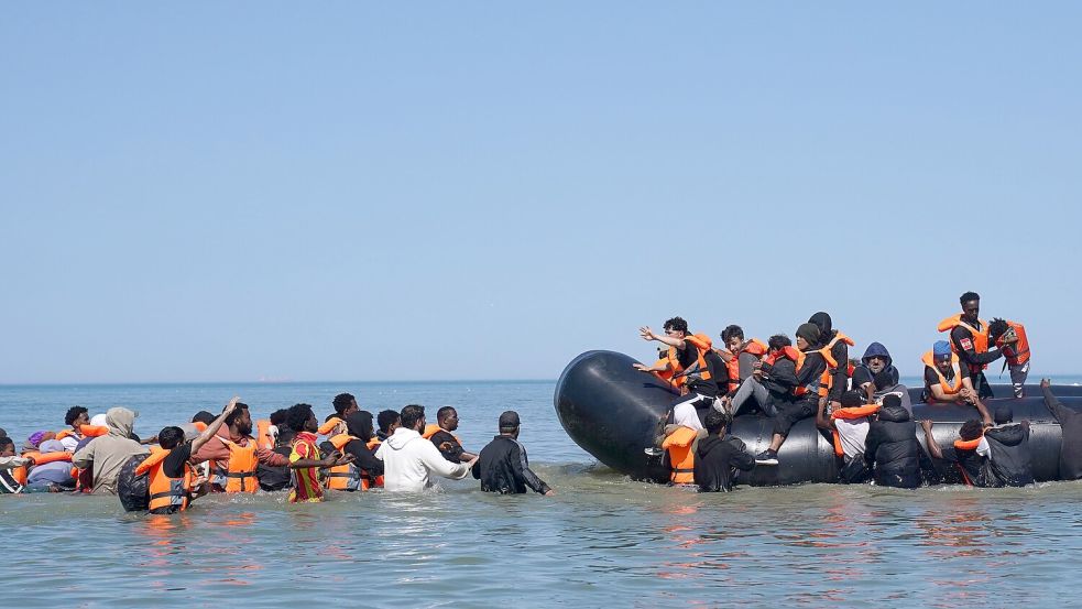 Beim Versuch, den Ärmelkanal zu überqueren, sind vier Migranten gestorben. Foto: Gareth Fuller/PA Wire/dpa