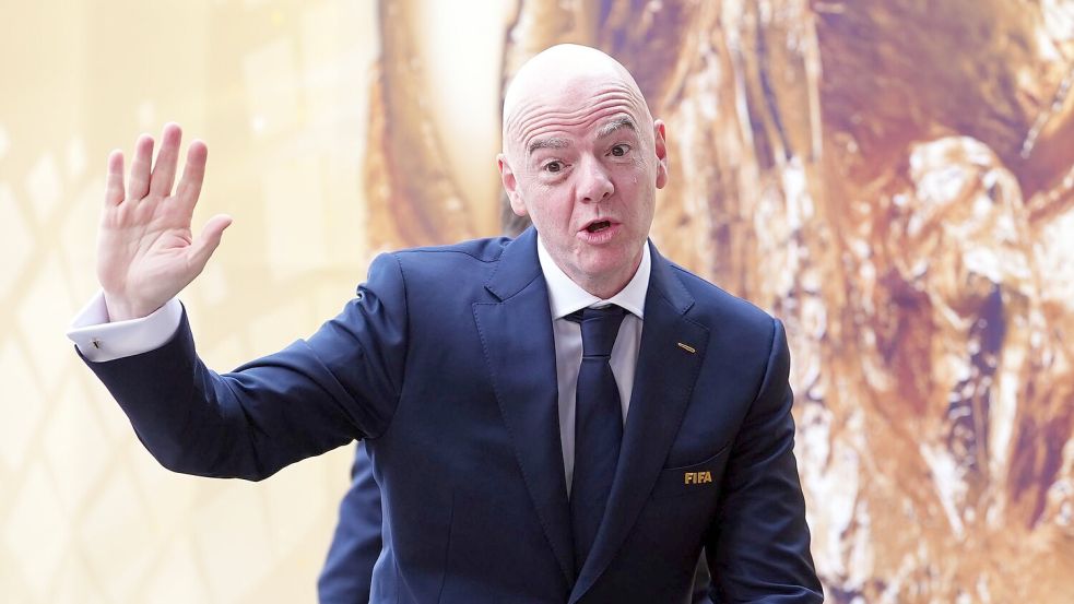 Gegen die Pläne von FIFA-Präsident Gianni Infantino gab es großen Widerstand. (Archivbild) Foto: Bradley Collyer